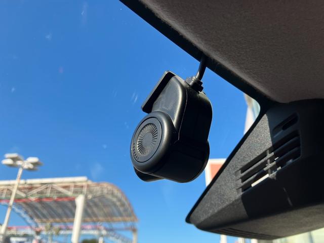 スイフト ハイブリッドＲＳ　全方位モニター用カメラパッケージ装着車　純正８インチナビ　ＴＶ　スマートキー　純正前後ドラレコ　レーダークルコン　ＥＴＣ　クリアランスソナー　レーンアシスト　衝突被害軽減　ＬＥＤ　スマートキー　フォグ（37枚目）