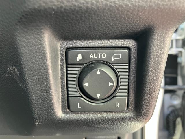 クラウンハイブリッド Ｓ　Ｃパッケージ　パノラミックビューモニター　純正ナビ　ＴＶ　スマートキー　ドラレコ　ＥＴＣ　レーダークルコン　衝突被害軽減　クリアランスソナー　レーンアシスト　ＬＥＤ　シートヒータ　ステアリングヒーター　１００Ｖ電源（16枚目）