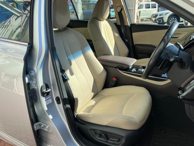 クラウンハイブリッド Ｓ　Ｃパッケージ　パノラミックビューモニター　純正ナビ　ＴＶ　スマートキー　ドラレコ　ＥＴＣ　レーダークルコン　衝突被害軽減　クリアランスソナー　レーンアシスト　ＬＥＤ　シートヒータ　ステアリングヒーター　１００Ｖ電源（31枚目）