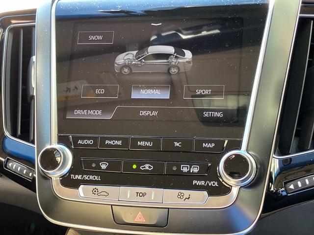 クラウンハイブリッド Ｓ　Ｃパッケージ　パノラミックビューモニター　純正ナビ　ＴＶ　スマートキー　ドラレコ　ＥＴＣ　レーダークルコン　衝突被害軽減　クリアランスソナー　レーンアシスト　ＬＥＤ　シートヒータ　ステアリングヒーター　１００Ｖ電源（39枚目）