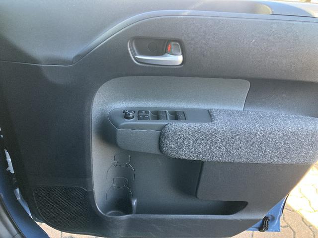 シエンタ ハイブリッドＺ　パノラミックビューモニター　トヨタセーフティセンス　ナビ　ＴＶ　クリアランスソナー　レーダークルコン　レーンアシスト　衝突被害軽減　両側電動スライドドア　オートマチックハイビーム　ＬＥＤ　スマートキー（29枚目）