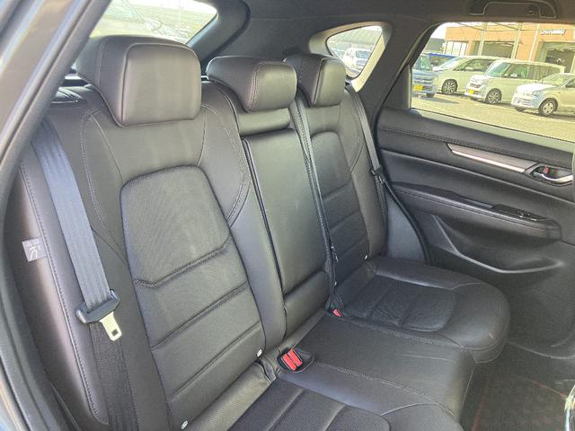 ＣＸ－５ ＸＤ　エクスクルーシブモード　ＢＯＳＥスピーカー　３６０°ビューモニター　ナビ　ＴＶ　スマートキー　ＥＴＣ　レーダークルコン　クリアランスソナー　レーンアシスト　パワーシート　衝突被害軽減　ＬＥＤ　電動リアゲート　１９インチアルミ（27枚目）