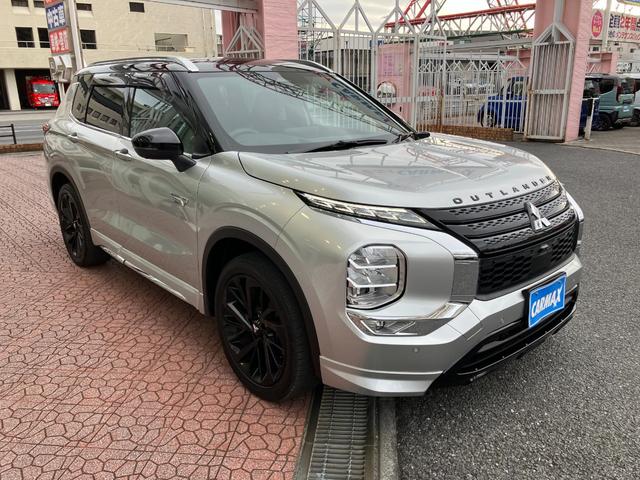 アウトランダーＰＨＥＶ ブラックエディション　４ＷＤ　ルーフレール　マイパイロット　マルチアラウンドモニター　純正ナビ　ＴＶ　スマートキー　ドラレコ　衝突被害軽減　クリアランスソナー　レーンアシスト　パワーシート　ＬＥＤ　パワーバックドア　ＨＵＤ（20枚目）