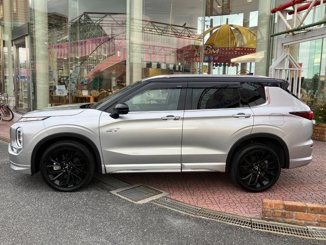 アウトランダーＰＨＥＶ ブラックエディション　４ＷＤ　ルーフレール　マイパイロット　マルチアラウンドモニター　純正ナビ　ＴＶ　スマートキー　ドラレコ　衝突被害軽減　クリアランスソナー　レーンアシスト　パワーシート　ＬＥＤ　パワーバックドア　ＨＵＤ（26枚目）