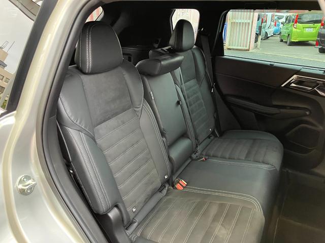 アウトランダーＰＨＥＶ ブラックエディション　４ＷＤ　ルーフレール　マイパイロット　マルチアラウンドモニター　純正ナビ　ＴＶ　スマートキー　ドラレコ　衝突被害軽減　クリアランスソナー　レーンアシスト　パワーシート　ＬＥＤ　パワーバックドア　ＨＵＤ（36枚目）