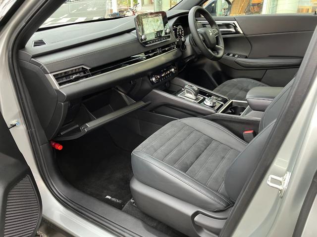 アウトランダーＰＨＥＶ ブラックエディション　４ＷＤ　ルーフレール　マイパイロット　マルチアラウンドモニター　純正ナビ　ＴＶ　スマートキー　ドラレコ　衝突被害軽減　クリアランスソナー　レーンアシスト　パワーシート　ＬＥＤ　パワーバックドア　ＨＵＤ（40枚目）