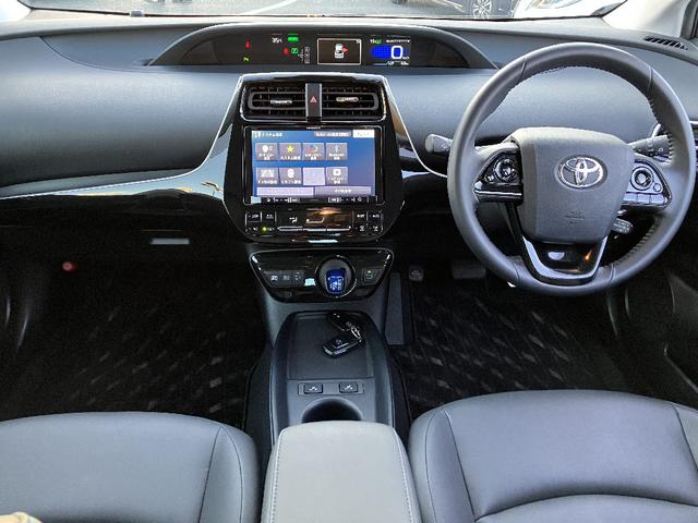 プリウス Sツーリングセレクション ナビ TV スマートキー 前席シートヒーター ETC レーダークルコン クリアランスソナー レーンアシスト 衝突被害軽減 オートマチックハイビーム 17インチアルミホイール LED フォグ ステリモ(5枚目)