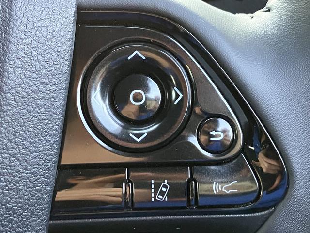 プリウス Sツーリングセレクション ナビ TV スマートキー 前席シートヒーター ETC レーダークルコン クリアランスソナー レーンアシスト 衝突被害軽減 オートマチックハイビーム 17インチアルミホイール LED フォグ ステリモ(10枚目)