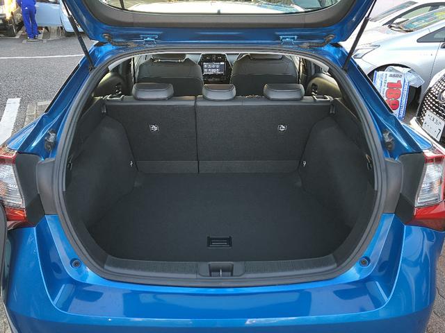 プリウス Sツーリングセレクション ナビ TV スマートキー 前席シートヒーター ETC レーダークルコン クリアランスソナー レーンアシスト 衝突被害軽減 オートマチックハイビーム 17インチアルミホイール LED フォグ ステリモ(21枚目)