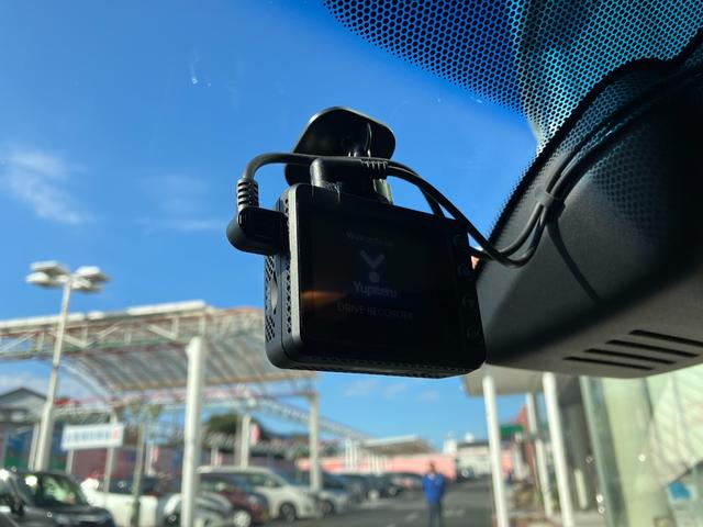 デリカＤ：５ ジャスパー　４ＷＤ　アラウンドビューモニター　フリップダウンモニター　マッドフラップ　ナビ　ＴＶ　ＥＴＣ　クルコン　レーンアシスト　衝突被害軽減　ＬＥＤ　サイドステップ　前後ドラレコ　ハーフレザーシート　ステリモ（13枚目）