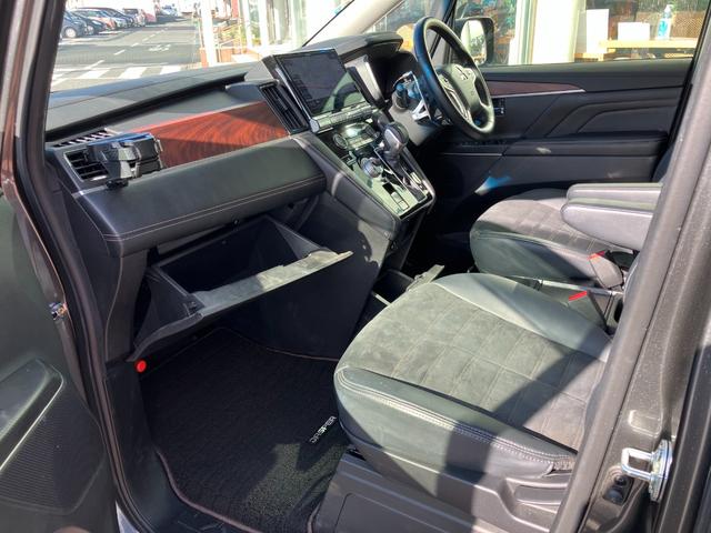 デリカＤ：５ ジャスパー　４ＷＤ　アラウンドビューモニター　フリップダウンモニター　マッドフラップ　ナビ　ＴＶ　ＥＴＣ　クルコン　レーンアシスト　衝突被害軽減　ＬＥＤ　サイドステップ　前後ドラレコ　ハーフレザーシート　ステリモ（39枚目）