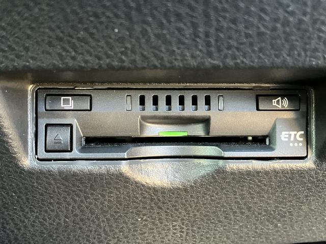 Ｃ－ＨＲ Ｇ　モデリスタエアロ　ブーストインパルススタイル　純正９インチナビ　ＴＶ　バックカメラ　純正ドラレコ　ＥＴＣ　クリアランスソナー　レーダークルコン　レーンアシスト　衝突軽減　ＬＥＤ　ＢＳＭ　シートヒーター（12枚目）