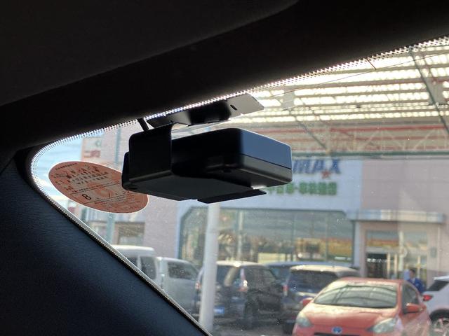 クラウンスポーツ Ｚ　モデリスタエアロ　パノラマルーフ　ナビ　ＴＶ　パノラミックビューモニター　スマートキ　パワーバックドア　レーダークルコン　レーンアシスト　クリアランスソナー　衝突軽減　ベンチレーション　ブラウンシート（22枚目）