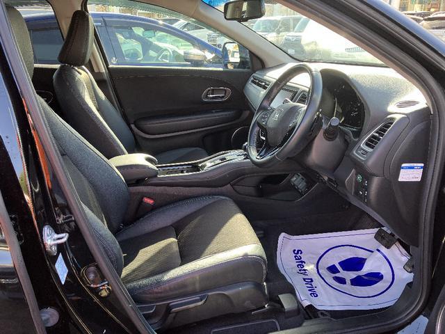 ヴェゼル ハイブリッドＺ・ホンダセンシング　ハーフレザーシート　純正ナビ　ＴＶ　バックカメラ　ＥＴＣ　スマートキー　衝突被害軽減　レーダークルコン　レーンアシスト　ＬＥＤ　ヘッドライトウォッシャー　１７インチアルミホイール　前席シートヒーター（30枚目）