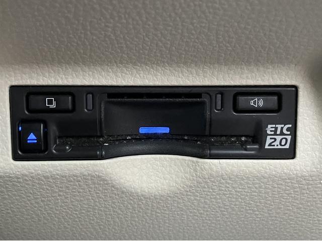 シエンタ ハイブリッドＺ　７人乗りフリップダウンモニター　パノラミックビューモニター　パークアシスト　ナビ　ＴＶ　ＥＴＣ２．０　スマートキー　レーダークルコン　衝突軽減ブレーキ　クリアランスソナー　レーンアシスト　ＬＥＤライト（9枚目）