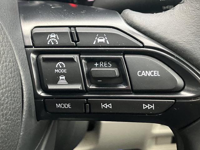 シエンタ ハイブリッドＺ　７人乗りフリップダウンモニター　パノラミックビューモニター　パークアシスト　ナビ　ＴＶ　ＥＴＣ２．０　スマートキー　レーダークルコン　衝突軽減ブレーキ　クリアランスソナー　レーンアシスト　ＬＥＤライト（13枚目）