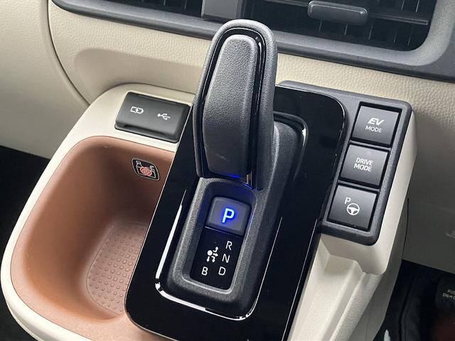 シエンタ ハイブリッドＺ　７人乗りフリップダウンモニター　パノラミックビューモニター　パークアシスト　ナビ　ＴＶ　ＥＴＣ２．０　スマートキー　レーダークルコン　衝突軽減ブレーキ　クリアランスソナー　レーンアシスト　ＬＥＤライト（14枚目）