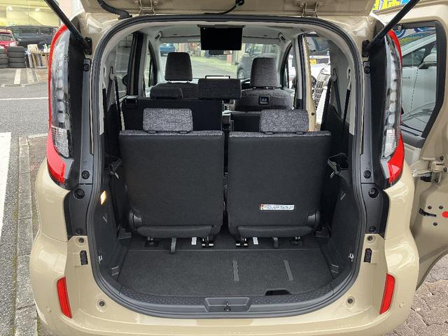 シエンタ ハイブリッドＺ　７人乗りフリップダウンモニター　パノラミックビューモニター　パークアシスト　ナビ　ＴＶ　ＥＴＣ２．０　スマートキー　レーダークルコン　衝突軽減ブレーキ　クリアランスソナー　レーンアシスト　ＬＥＤライト（22枚目）