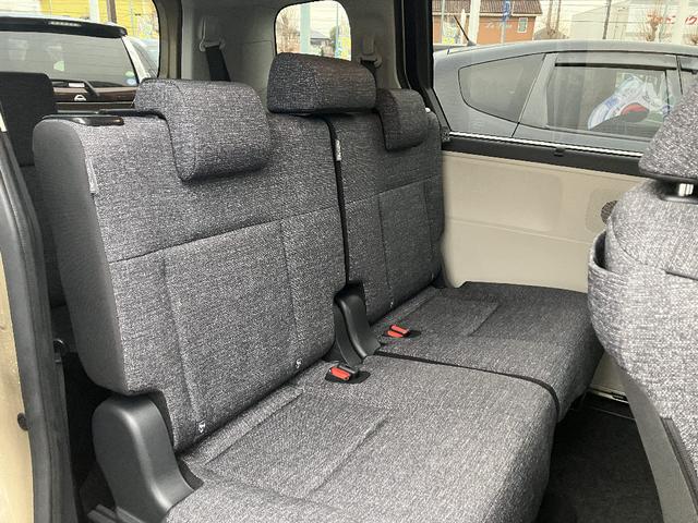 シエンタ ハイブリッドＺ　７人乗りフリップダウンモニター　パノラミックビューモニター　パークアシスト　ナビ　ＴＶ　ＥＴＣ２．０　スマートキー　レーダークルコン　衝突軽減ブレーキ　クリアランスソナー　レーンアシスト　ＬＥＤライト（29枚目）