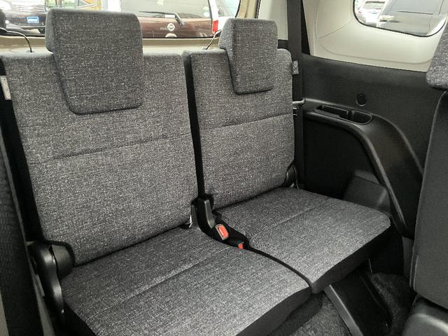 シエンタ ハイブリッドＺ　７人乗りフリップダウンモニター　パノラミックビューモニター　パークアシスト　ナビ　ＴＶ　ＥＴＣ２．０　スマートキー　レーダークルコン　衝突軽減ブレーキ　クリアランスソナー　レーンアシスト　ＬＥＤライト（30枚目）