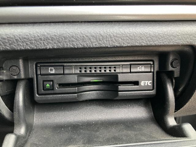 クラウン アスリートＳ　パノラミックビューモニター　純正ナビ　ＴＶ　ＥＴＣ　スマートキ　衝突被害軽減　レーダークルーズコントロール　レーンアシスト　ドライブレコーダー　ステアリングリモコン　ＬＥＤ　パワーシート　フォグランプ（8枚目）