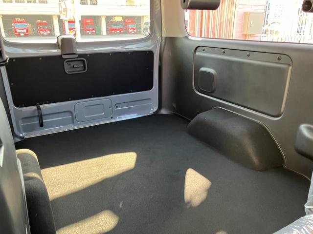 キャラバン グランドプレミアムGX 低床 4WD 登録済み未使用車 ナビ TV アラウンドビューモニター ETC スクラッチシールド スマートキー 衝突被害軽減 クリアランスソナー 両側スライドドア ディーゼル ターボ デジタルインナーミラー(26枚目)