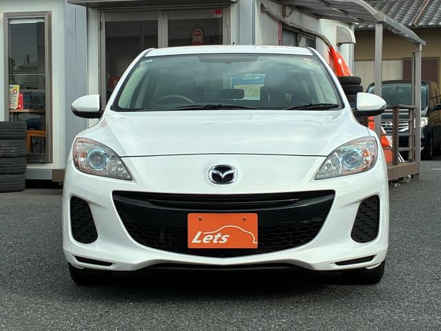 アクセラスポーツ ２０Ｃ－スカイアクティブ　７インチナビ／ワンセグ／ＣＤ／ＤＶＤ／Ｂｌｕｅｔｏｏｔｈ／オートエアコン／ＥＴＣ／ステアリングリモコン／サイドバイザー／フロアマット／トノカバー／メンテナンスノート／取扱説明書／（3枚目）