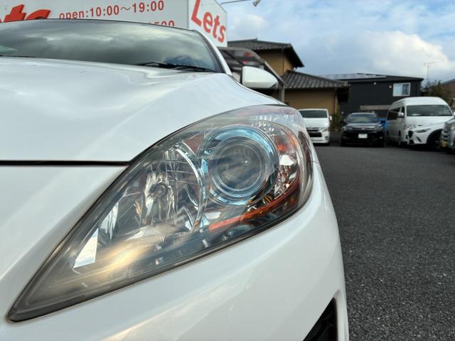 アクセラスポーツ ２０Ｃ－スカイアクティブ　７インチナビ／ワンセグ／ＣＤ／ＤＶＤ／Ｂｌｕｅｔｏｏｔｈ／オートエアコン／ＥＴＣ／ステアリングリモコン／サイドバイザー／フロアマット／トノカバー／メンテナンスノート／取扱説明書／（8枚目）