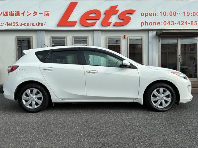 アクセラスポーツ ２０Ｃ－スカイアクティブ　７インチナビ／ワンセグ／ＣＤ／ＤＶＤ／Ｂｌｕｅｔｏｏｔｈ／オートエアコン／ＥＴＣ／ステアリングリモコン／サイドバイザー／フロアマット／トノカバー／メンテナンスノート／取扱説明書／（9枚目）