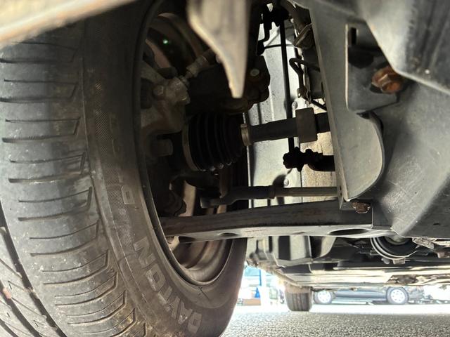 アクセラスポーツ ２０Ｃ－スカイアクティブ　７インチナビ／ワンセグ／ＣＤ／ＤＶＤ／Ｂｌｕｅｔｏｏｔｈ／オートエアコン／ＥＴＣ／ステアリングリモコン／サイドバイザー／フロアマット／トノカバー／メンテナンスノート／取扱説明書／（31枚目）