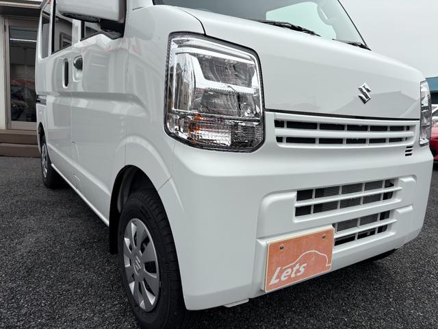 エブリイ ＰＣ　届済未使用車／７インチワイドナビ／ＭＤＭＩ／視聴可／Ｂカメラ／ＥＴＣ／ＬＥＤヘッドライト／運転席シートヒーター／キーレス／ＵＳＢ電源ソケット／衝突軽減装置／コーナーセンサー／車線逸脱期機能（6枚目）