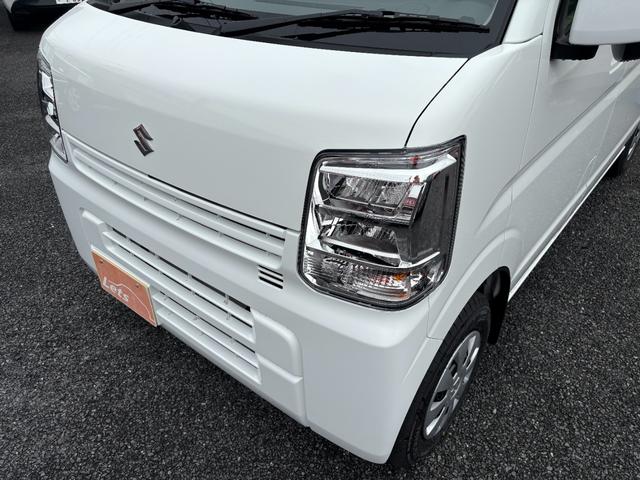 エブリイ ＰＣ　届済未使用車／７インチワイドナビ／ＭＤＭＩ／視聴可／Ｂカメラ／ＥＴＣ／ＬＥＤヘッドライト／運転席シートヒーター／キーレス／ＵＳＢ電源ソケット／衝突軽減装置／コーナーセンサー／車線逸脱期機能（9枚目）