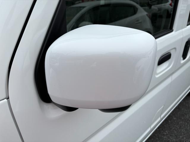 エブリイ ＰＣ　届済未使用車／７インチワイドナビ／ＭＤＭＩ／視聴可／Ｂカメラ／ＥＴＣ／ＬＥＤヘッドライト／運転席シートヒーター／キーレス／ＵＳＢ電源ソケット／衝突軽減装置／コーナーセンサー／車線逸脱期機能（17枚目）