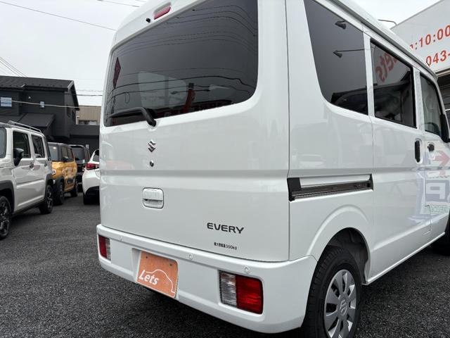 エブリイ ＰＣ　届済未使用車／７インチワイドナビ／ＭＤＭＩ／視聴可／Ｂカメラ／ＥＴＣ／ＬＥＤヘッドライト／運転席シートヒーター／キーレス／ＵＳＢ電源ソケット／衝突軽減装置／コーナーセンサー／車線逸脱期機能（23枚目）