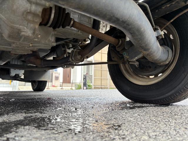 アクティトラック 　５速マニュアル　ワンオーナー　　大型鳥居　ラジオデッキ　ＥＴＣ　スペアキー　禁煙車　４ＷＤ　電動リフト　デフロック（28枚目）