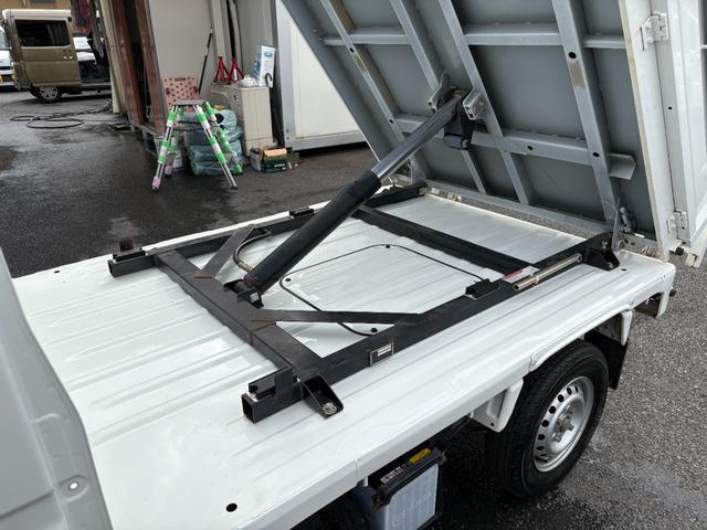 アクティトラック 　５速マニュアル　ワンオーナー　　大型鳥居　ラジオデッキ　ＥＴＣ　スペアキー　禁煙車　４ＷＤ　電動リフト　デフロック（32枚目）