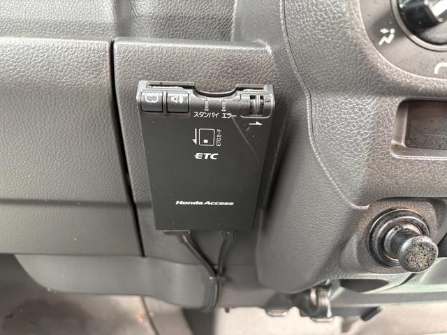 アクティトラック 　５速マニュアル　ワンオーナー　　大型鳥居　ラジオデッキ　ＥＴＣ　スペアキー　禁煙車　４ＷＤ　電動リフト　デフロック（38枚目）