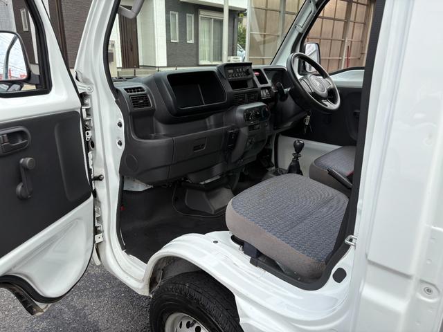 アクティトラック 　５速マニュアル　ワンオーナー　　大型鳥居　ラジオデッキ　ＥＴＣ　スペアキー　禁煙車　４ＷＤ　電動リフト　デフロック（43枚目）
