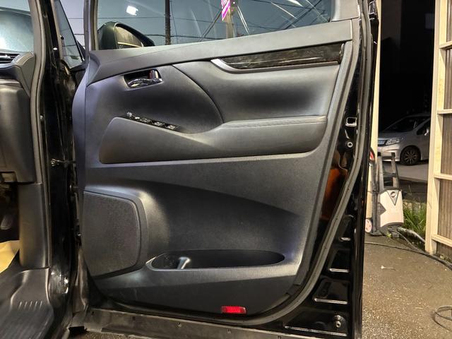 ヴェルファイア ２．５Ｚ　Ａエディション　ゴールデンアイズ　両側パワースライドドア　サンルーフ　カロッツェリア９インチナビ　アルパイン後席モニター　Ｂカメラ　ＥＴＣ　フルセグＴＶ　スペアキー　ドラレコ　禁煙車　ＤＶＤ／ＣＤ再生　ＨＩＤヘッドライト　オートライト（33枚目）