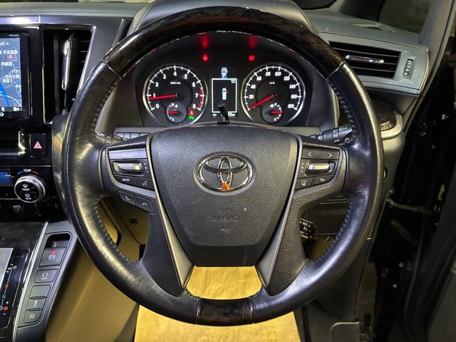 ヴェルファイア ２．５Ｚ　Ａエディション　ゴールデンアイズ　両側パワースライドドア　サンルーフ　カロッツェリア９インチナビ　アルパイン後席モニター　Ｂカメラ　ＥＴＣ　フルセグＴＶ　スペアキー　ドラレコ　禁煙車　ＤＶＤ／ＣＤ再生　ＨＩＤヘッドライト　オートライト（38枚目）