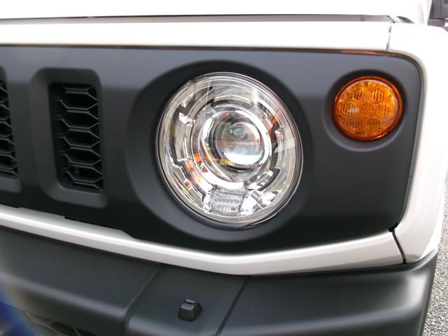 ジムニー XC 届出済未使用車・オープンカントリー・社外アルミ・9インチナビ・Bカメラ・純正マットフラップ・クルコン・純正バイザー・純正フロアマット・コーナーセンサー・車線逸脱・DVD再生・Bluetooth接続可(13枚目)