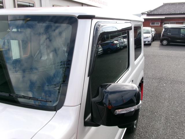 ジムニー XC 届出済未使用車・オープンカントリー・社外アルミ・9インチナビ・Bカメラ・純正マットフラップ・クルコン・純正バイザー・純正フロアマット・コーナーセンサー・車線逸脱・DVD再生・Bluetooth接続可(17枚目)