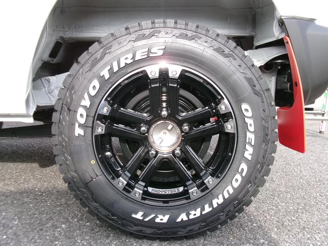 ジムニー XC 届出済未使用車・オープンカントリー・社外アルミ・9インチナビ・Bカメラ・純正マットフラップ・クルコン・純正バイザー・純正フロアマット・コーナーセンサー・車線逸脱・DVD再生・Bluetooth接続可(25枚目)