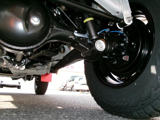 ジムニー XC 届出済未使用車・オープンカントリー・社外アルミ・9インチナビ・Bカメラ・純正マットフラップ・クルコン・純正バイザー・純正フロアマット・コーナーセンサー・車線逸脱・DVD再生・Bluetooth接続可(32枚目)