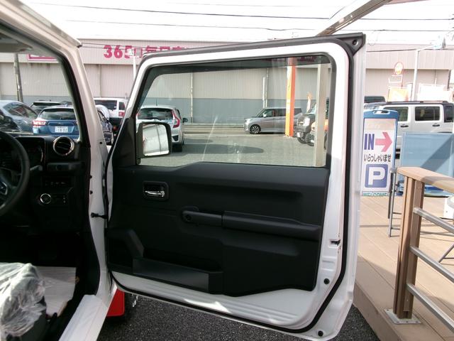 ジムニー XC 届出済未使用車・オープンカントリー・社外アルミ・9インチナビ・Bカメラ・純正マットフラップ・クルコン・純正バイザー・純正フロアマット・コーナーセンサー・車線逸脱・DVD再生・Bluetooth接続可(35枚目)