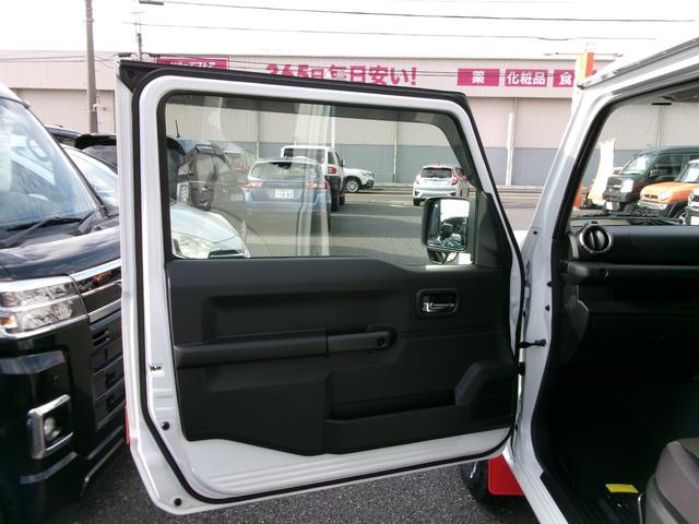 ジムニー XC 届出済未使用車・オープンカントリー・社外アルミ・9インチナビ・Bカメラ・純正マットフラップ・クルコン・純正バイザー・純正フロアマット・コーナーセンサー・車線逸脱・DVD再生・Bluetooth接続可(52枚目)
