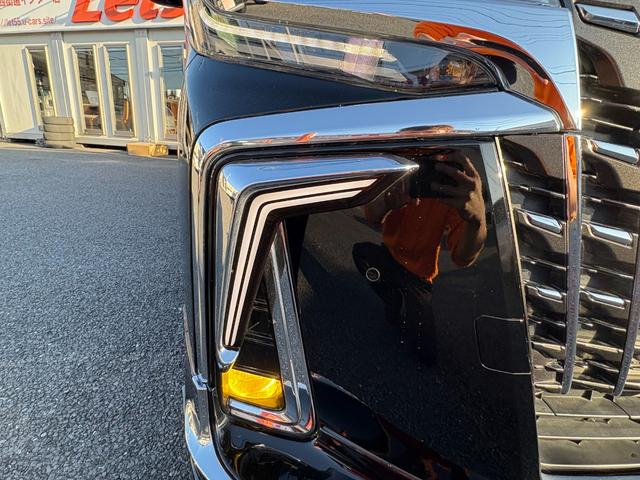 アルファードハイブリッド エグゼクティブラウンジＳ　ＷＡＬＤフルエアロ／ＷＡＬＤ２０インチＡＷ／サンルーフ／メーカーナビＬＢＬ／後席モニター／ビルシュタイン車高調／Ｂｉｏｔブレーキローター／本革シート／シートヒーター・ベンチレーション／衝突軽減装置／（6枚目）