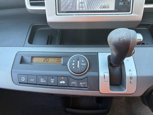 フリード Ｇ　ハイウェイエディション　純正７インチナビ　片側パワースライドドア　Ｂカメラ　ワンセグナビ　ＣＤ／ＤＶＤ再生　取説　スペアキー　マット　純正バイザー　オートエアコン　７人乗り　ヨコハマ８分山タイヤ　跳ね上げ３列目シート（38枚目）