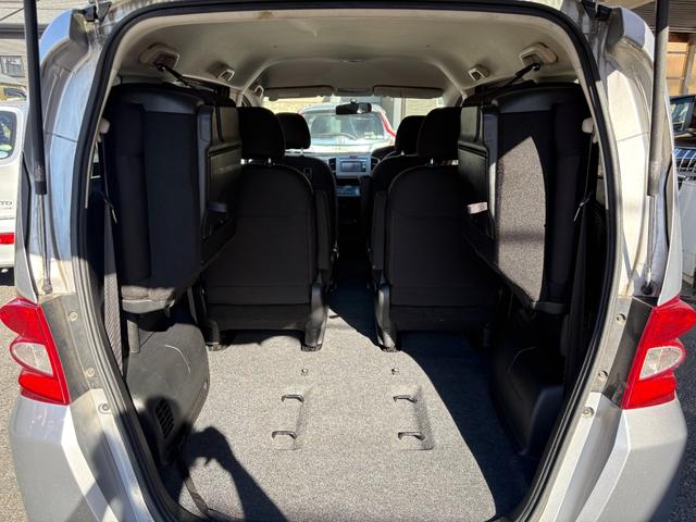 フリード Ｇ　ハイウェイエディション　純正７インチナビ　片側パワースライドドア　Ｂカメラ　ワンセグナビ　ＣＤ／ＤＶＤ再生　取説　スペアキー　マット　純正バイザー　オートエアコン　７人乗り　ヨコハマ８分山タイヤ　跳ね上げ３列目シート（55枚目）