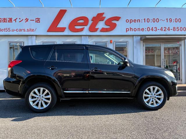 ヴァンガード ２４０Ｓ　Ｓパッケージ　４ＷＤ・７インチナビ・Ｂカメラ・ＥＴＣ・純正ドラレコ・ＤＶＤ再生・Ｂｌｕｅｔｏｏｔｈ接続・フルセグＴＶ・純正サイドバイザー・純正フロアマット・純正アルミ・ステリモ・クルコン・横滑り防止・電動格納ミラー（9枚目）